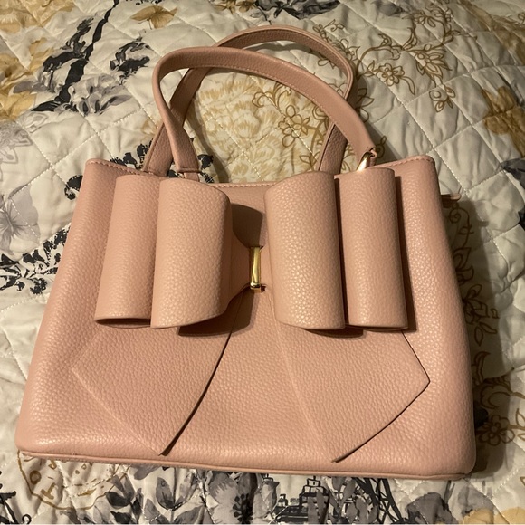 Crossi bag, pink like first picture. Can be crossbody. NWOT - Picture 2 of 6